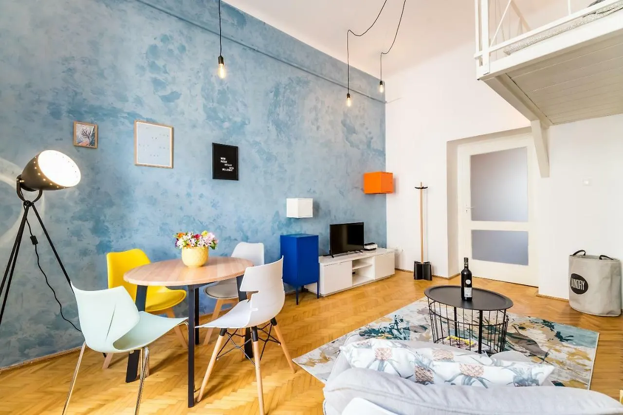 Bpr Azure Desire Studio Budapeszt